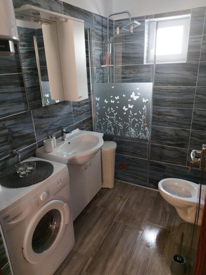 Apartman Stefan Karlobag Ngoại thất bức ảnh