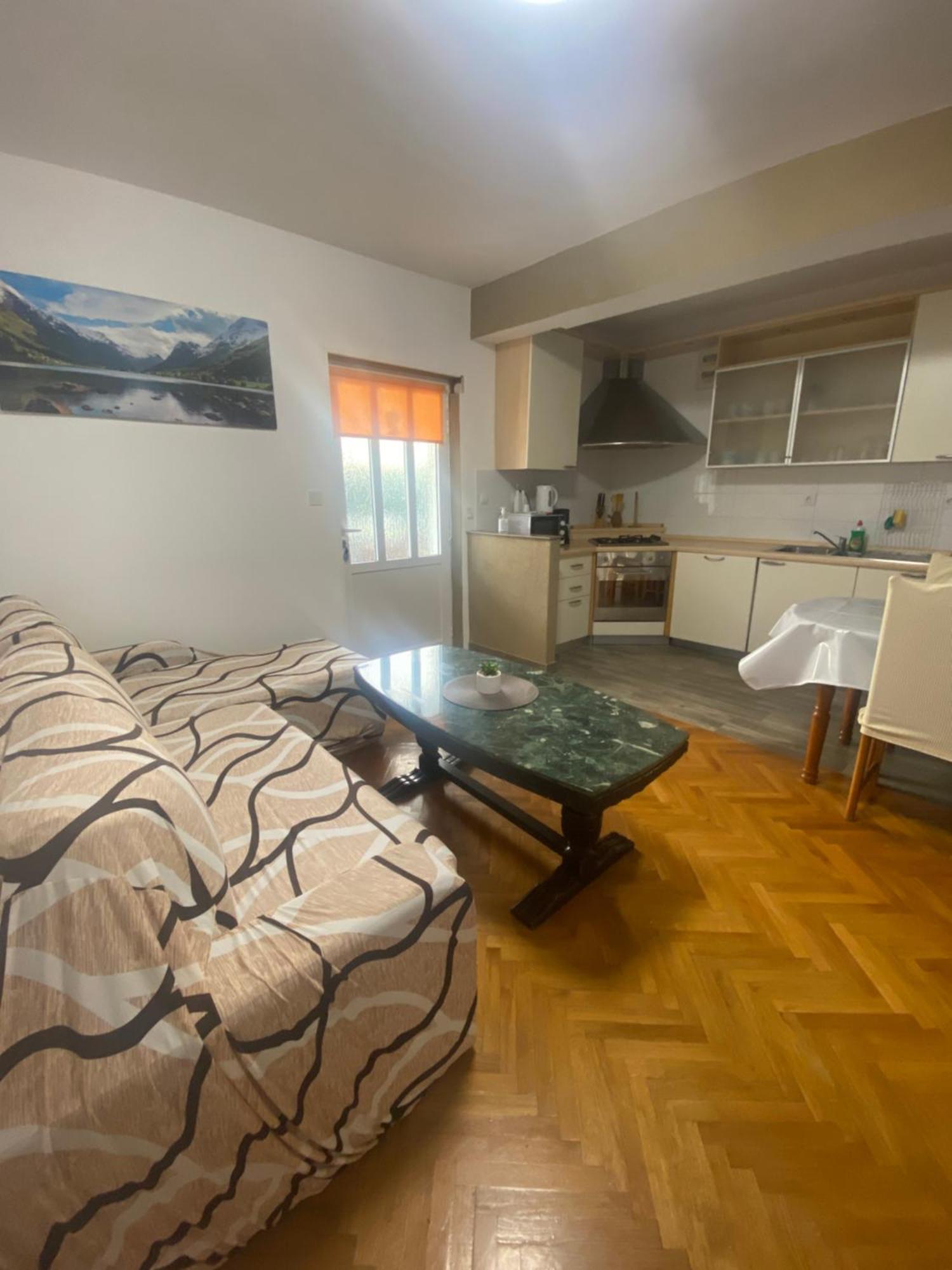 Apartman Stefan Karlobag Ngoại thất bức ảnh