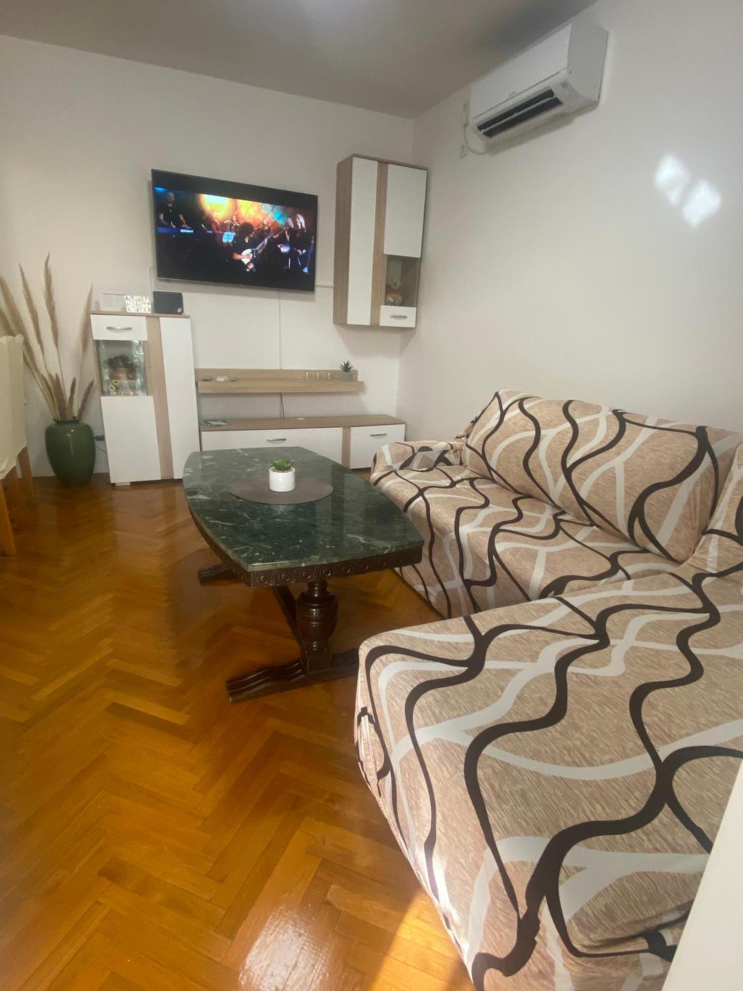Apartman Stefan Karlobag Ngoại thất bức ảnh